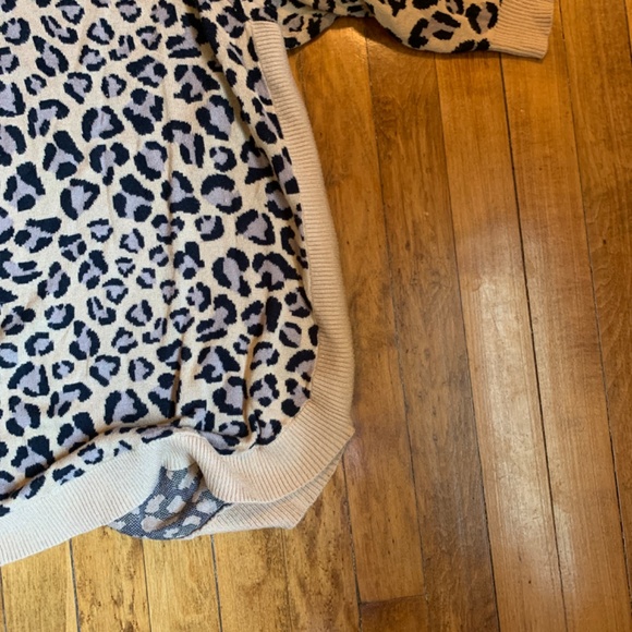 Kim Rogers side slit animal print cowl. Bought at a sale - Picture 2 of 4